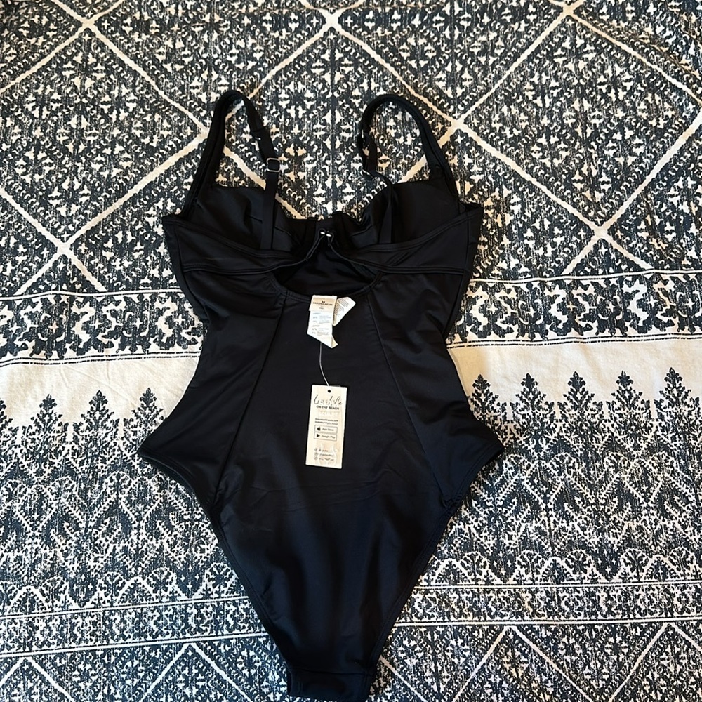 Cupshe NWT Underwire Slim & Sculpt One Piece Bathing Suit